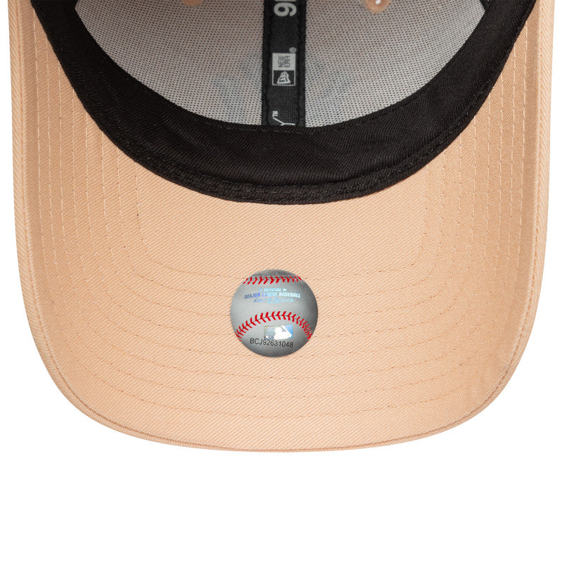 Womens New York Yankees 9FORTY New Era Cap apricot