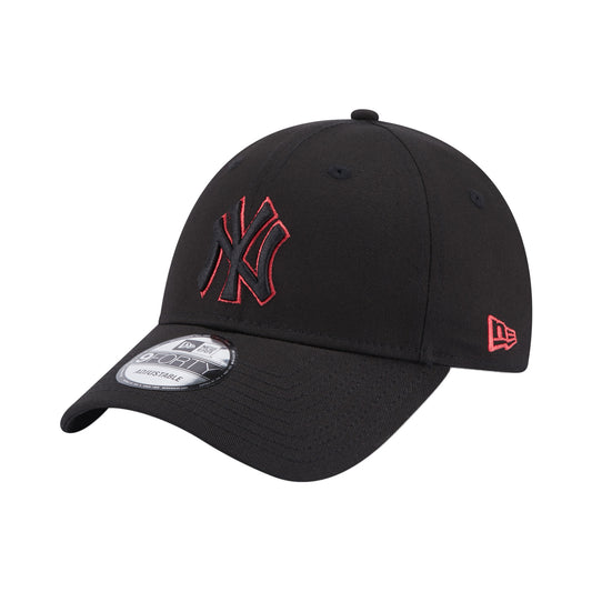 New York Yankees 9FORTY New Era Cap black red outline