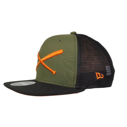 JustFitteds Crossed Bats Logo New Era 9FIFTY Trucker BLKOLV black 
olive Side View
