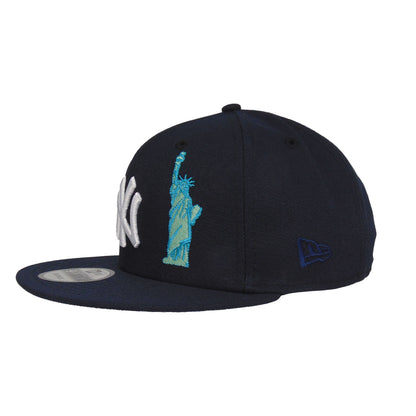 New York Yankees 9FIFTY New Era Snapback Cap Liberty Navy navy Side View