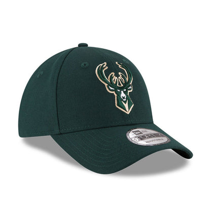 The League Milwaukee Bucks New Era 9FORTY Cap green Side View
