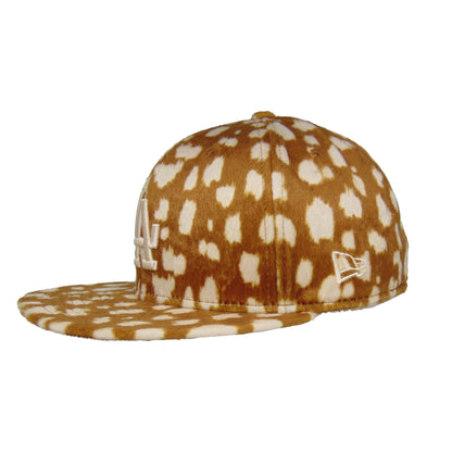 Los Angeles Dodgers Animal Print 59FIFTY New Era Cap Bambi chrome
brown Side View