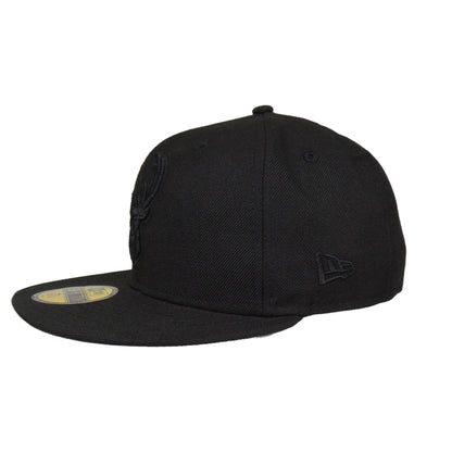 Milwaukee Bucks Custom New Era 59FIFTY Cap Blackout black Side View