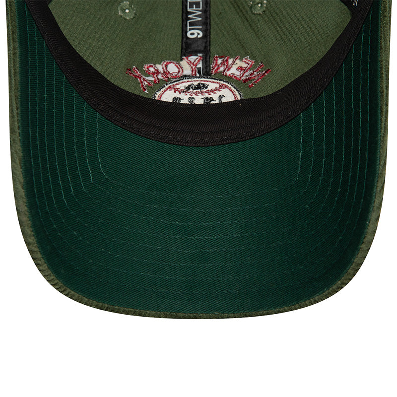 New York 9TWENTY Adjustable New Era Cap Green corduroy