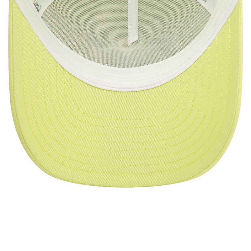 YOUTH New York Yankees New Era 9FORTY Trucker Cap lime