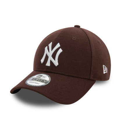 New York Yankees 9FORTY New Era Cap MRN Wool maroon Undervisor View