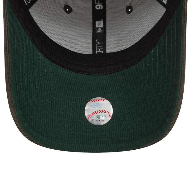 Oakland Athletics 9FORTY New Era Cap dark green corduroy