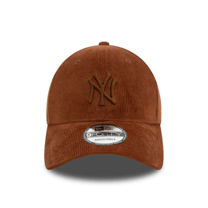 New York Yankees 9FORTY New Era Cap peanut corduroy brown Front View