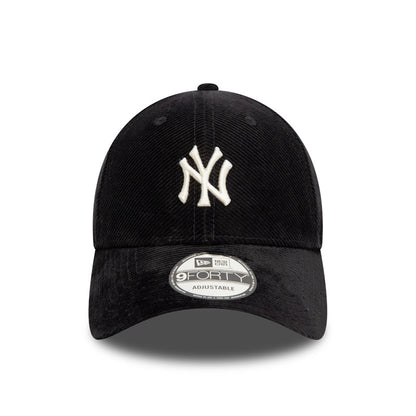New York Yankees 9FORTY New Era Cap black corduroy black Front View