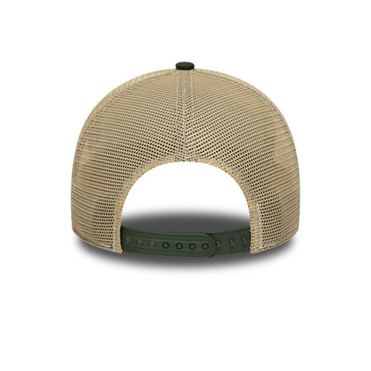 New Era Animal Patch Trucker Cap Brown Bison brown
olive Back View