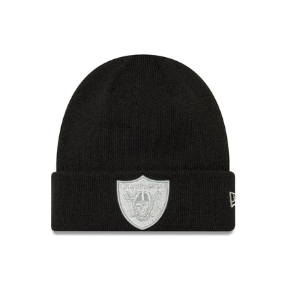 Las Vegas Raiders New Era Metallic Beanie black 
white Front View