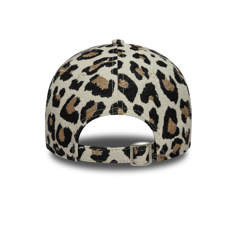 WMNS New York Yankees Leopard Print 9FORTY New Era Cap beige
black 
brown Back View