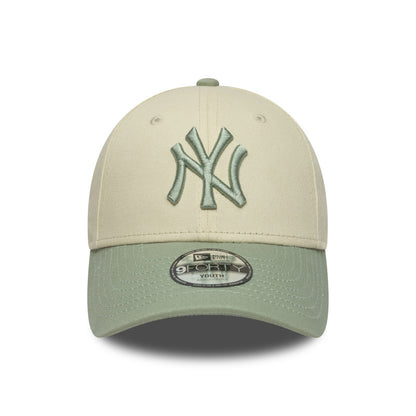 KIDS New York Yankees New Era 9FORTY Strap back Cap beige sage beige
green Front View