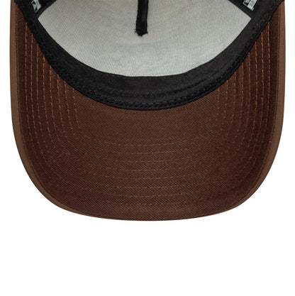 New Era Foam 9FORTY AF Trucker Cap Bear beige
brown Undervisor View