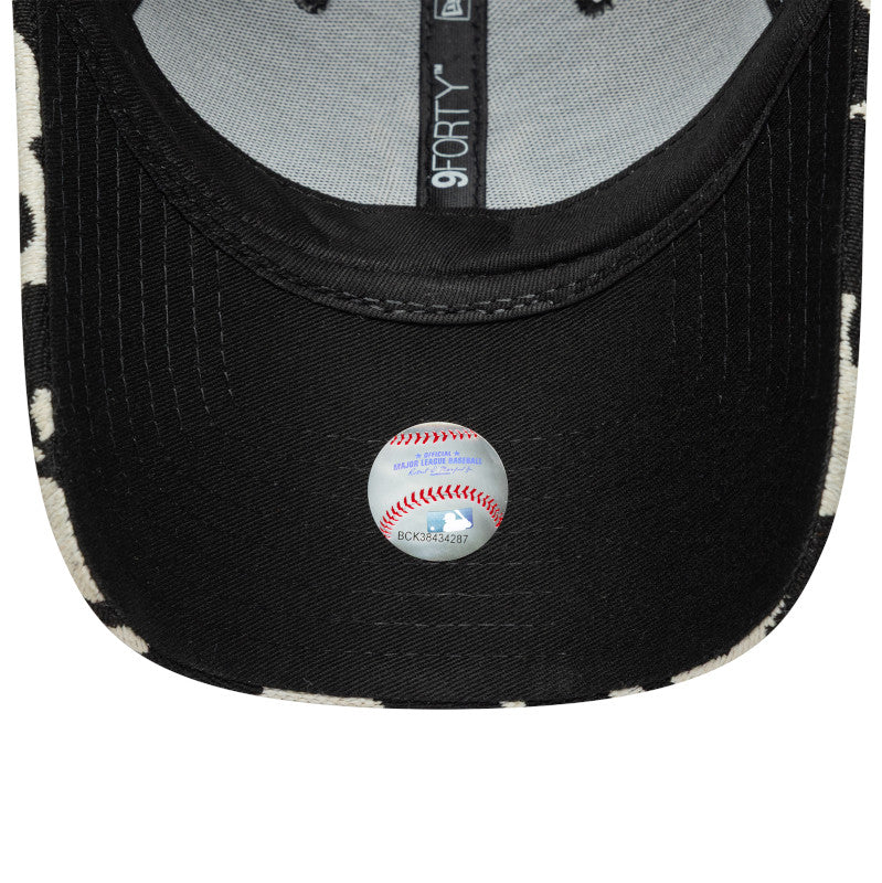 WMNS New York Yankees Cow 9FORTY New Era Cap Canvas black 
white Undervisor View