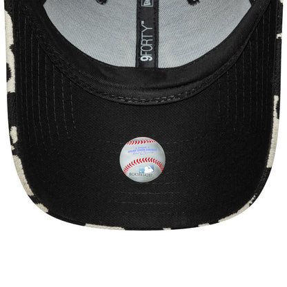 WMNS New York Yankees Cow 9FORTY New Era Cap Canvas black 
white Undervisor View