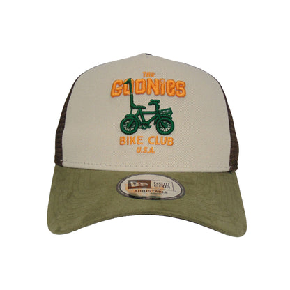 JustFitteds  x Goonies New Era Cap Trucker olive
stone
brown Front View