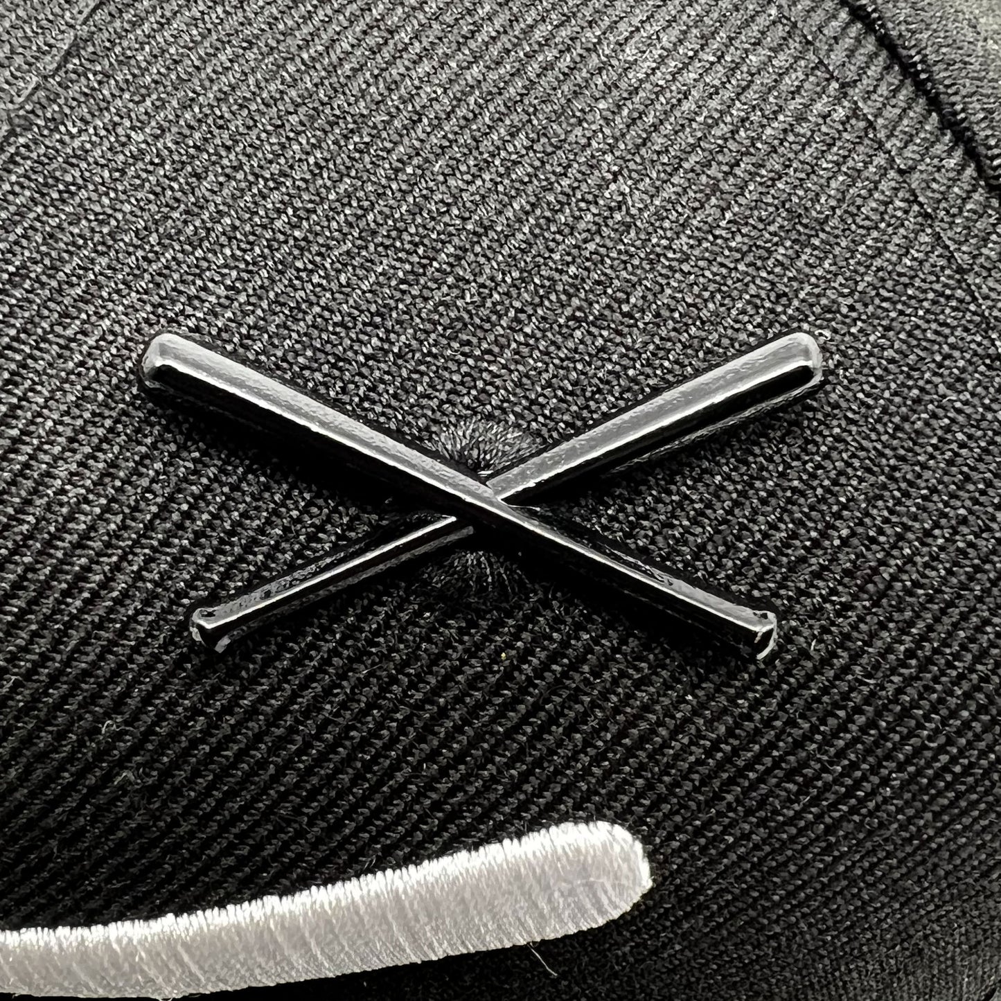 JustfFitteds Crossed Bats Metal Pin black