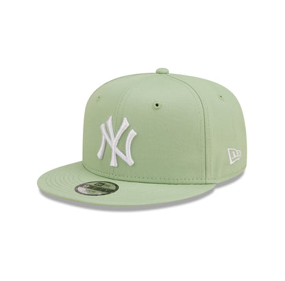 KIDS New Yankees New Era 9Fifty Snap back Cap mint green
white Side View