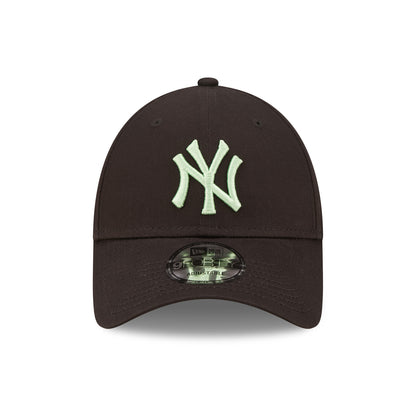 New York Yankees 9FORTY New Era Cap black black Front View